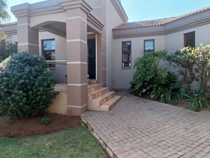 3 Bedroom Simplex for Sale For Sale in Jordaanpark - MR680223