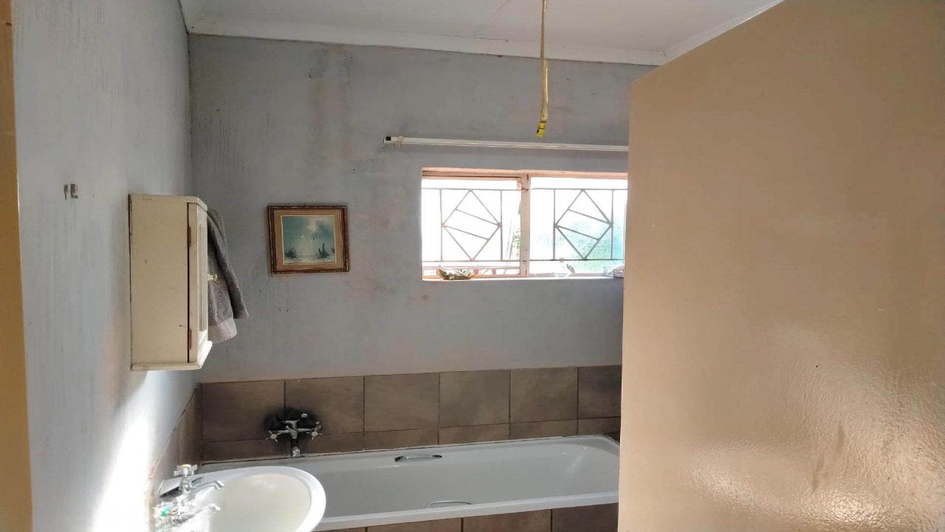 Bathroom 1 of property in Kuruman