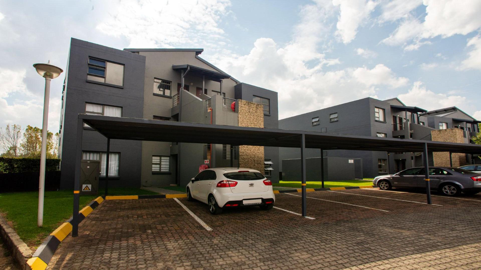 Front View of property in Greenstone Hill