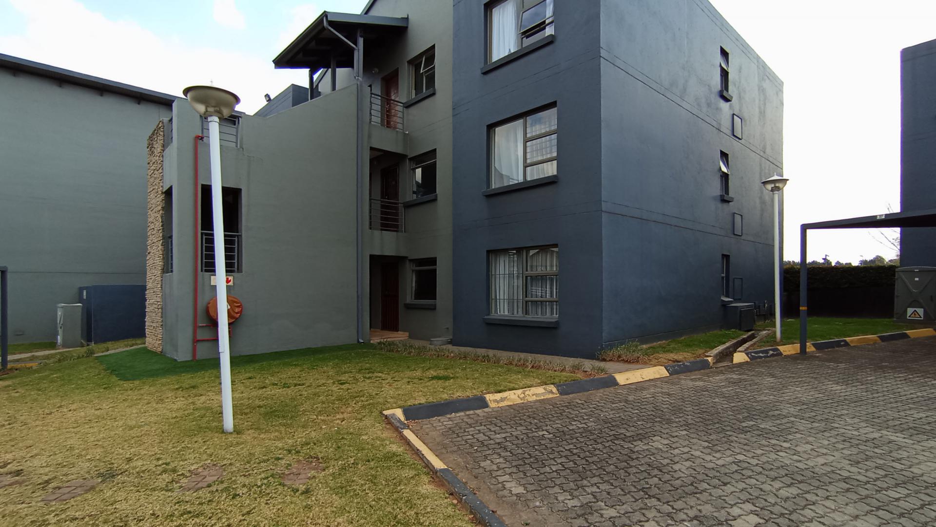 Front View of property in Greenstone Hill