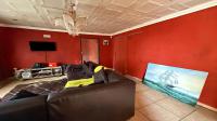 Lounges of property in South Hills