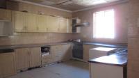 Kitchen - 22 square meters of property in South Hills
