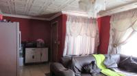 Lounges - 19 square meters of property in South Hills