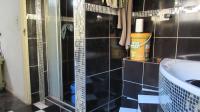 Main Bathroom - 9 square meters of property in South Hills