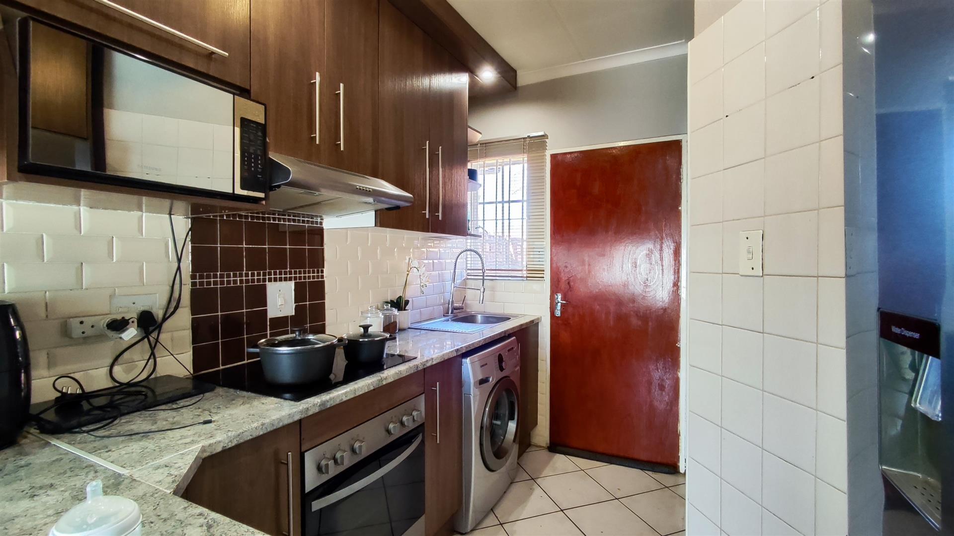 Kitchen - 8 square meters of property in Terenure