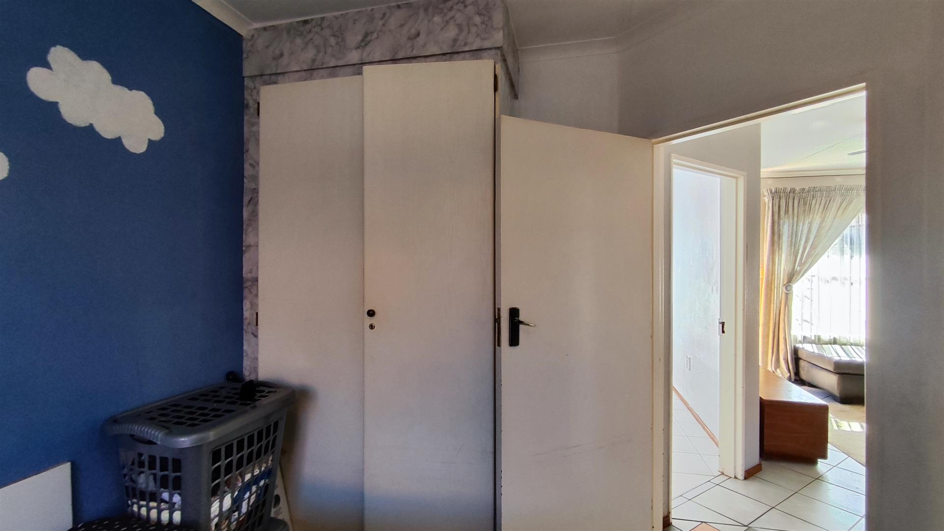 Bed Room 1 - 10 square meters of property in Terenure