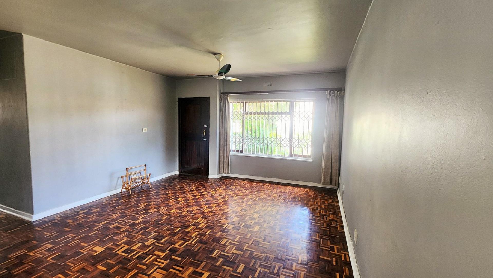 Lounges of property in Bulwer (Dbn)