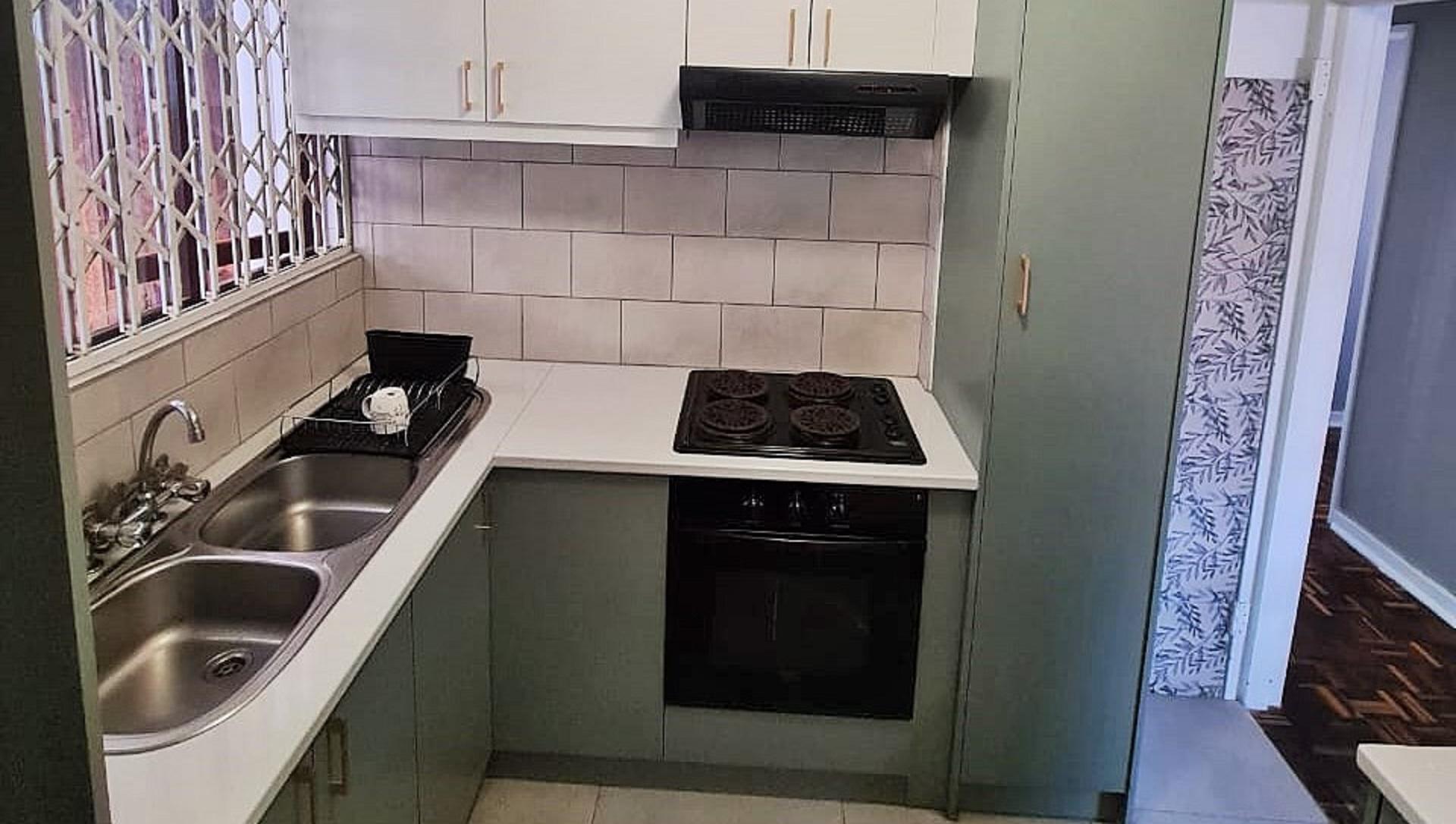 Kitchen of property in Bulwer (Dbn)