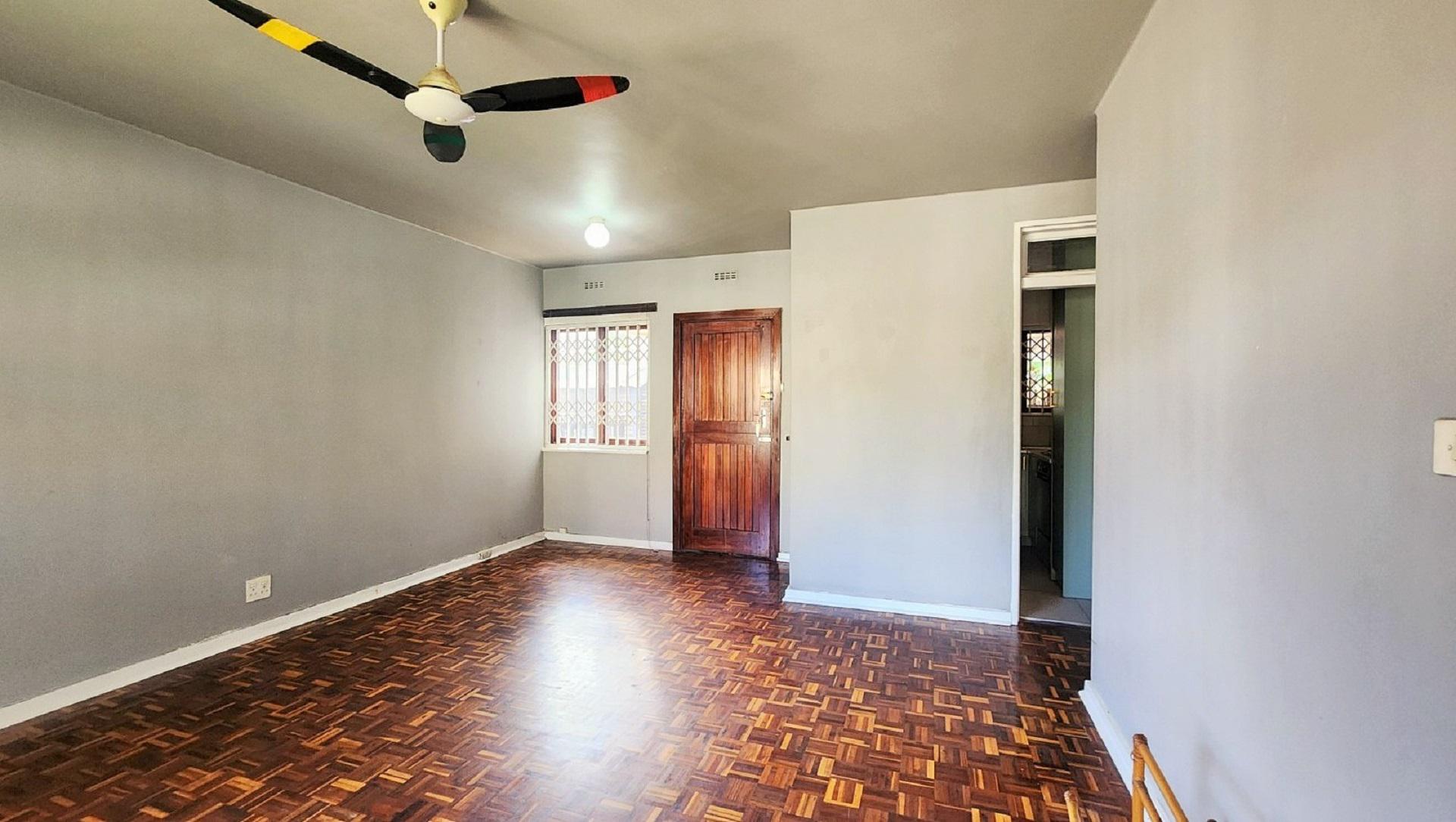 Lounges of property in Bulwer (Dbn)