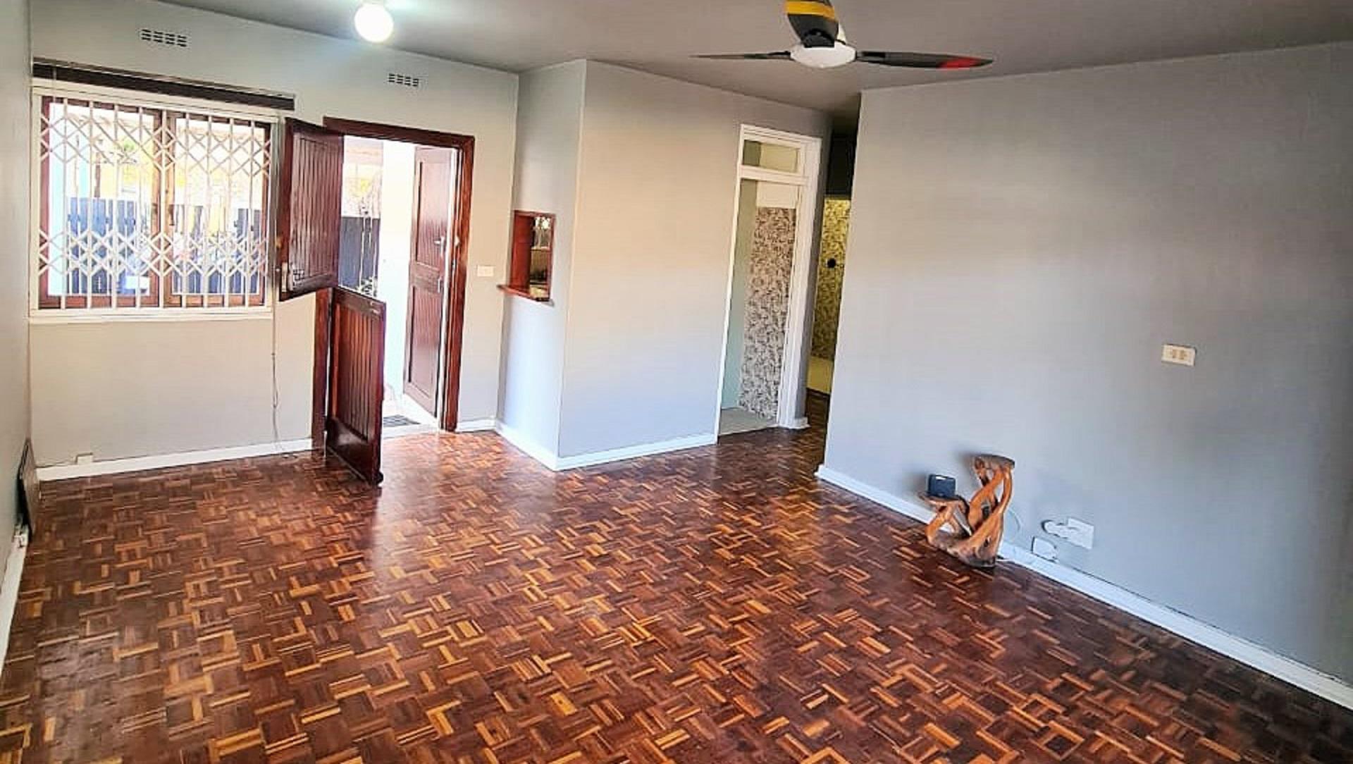 Lounges of property in Bulwer (Dbn)