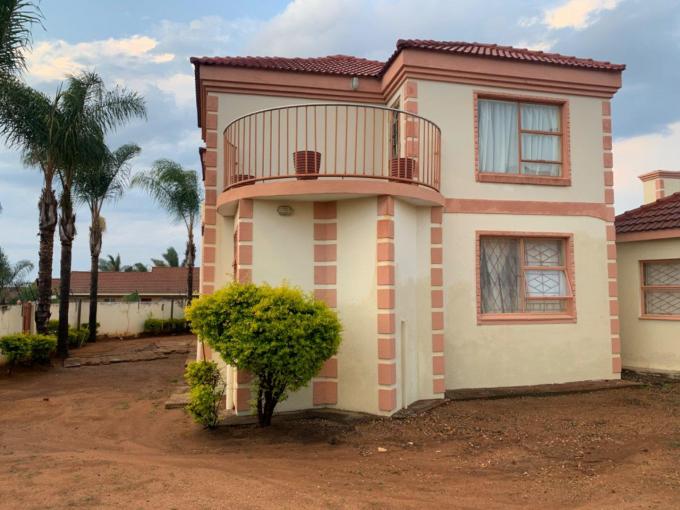 6 Bedroom House for Sale For Sale in Flora Park  - MR680307