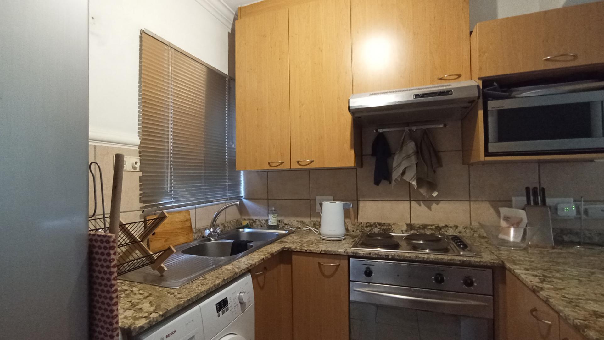 Kitchen - 6 square meters of property in Melrose North