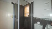 Bathroom 1 - 6 square meters of property in Melrose North