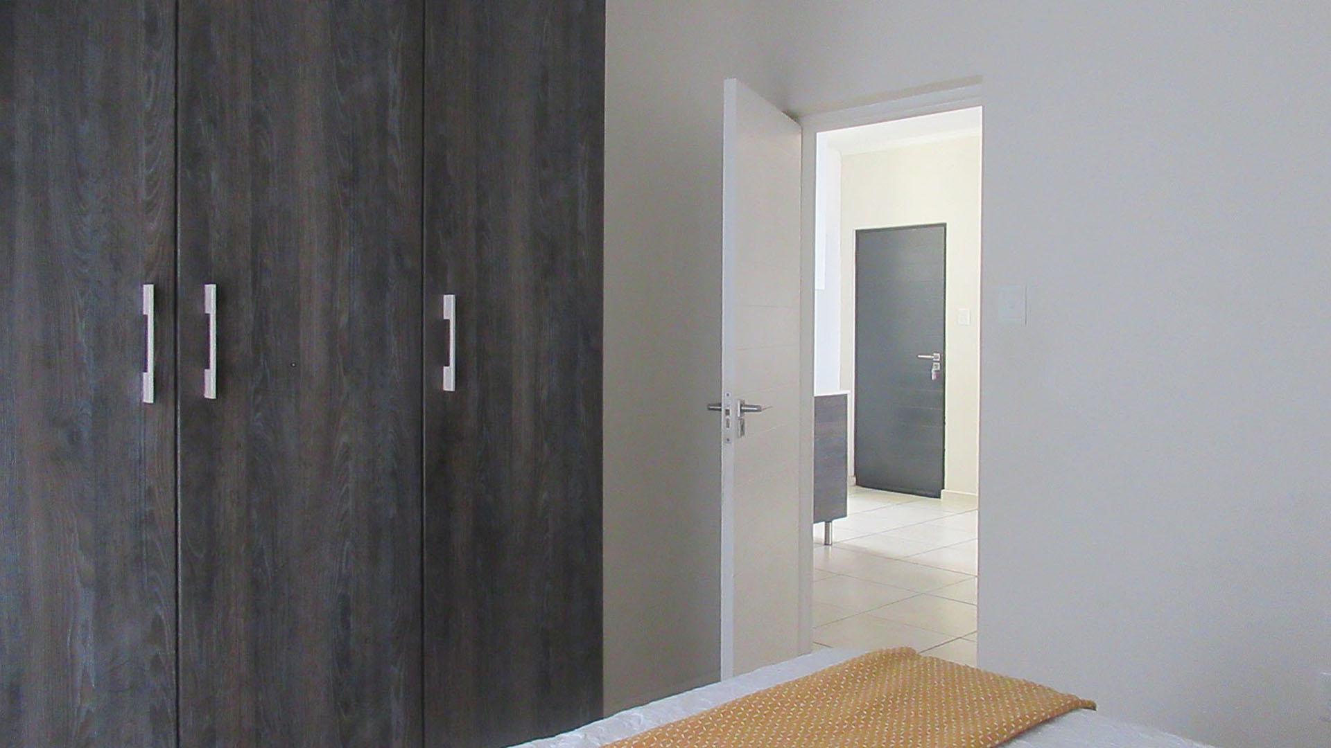 Bed Room 2 - 11 square meters of property in Oakdene