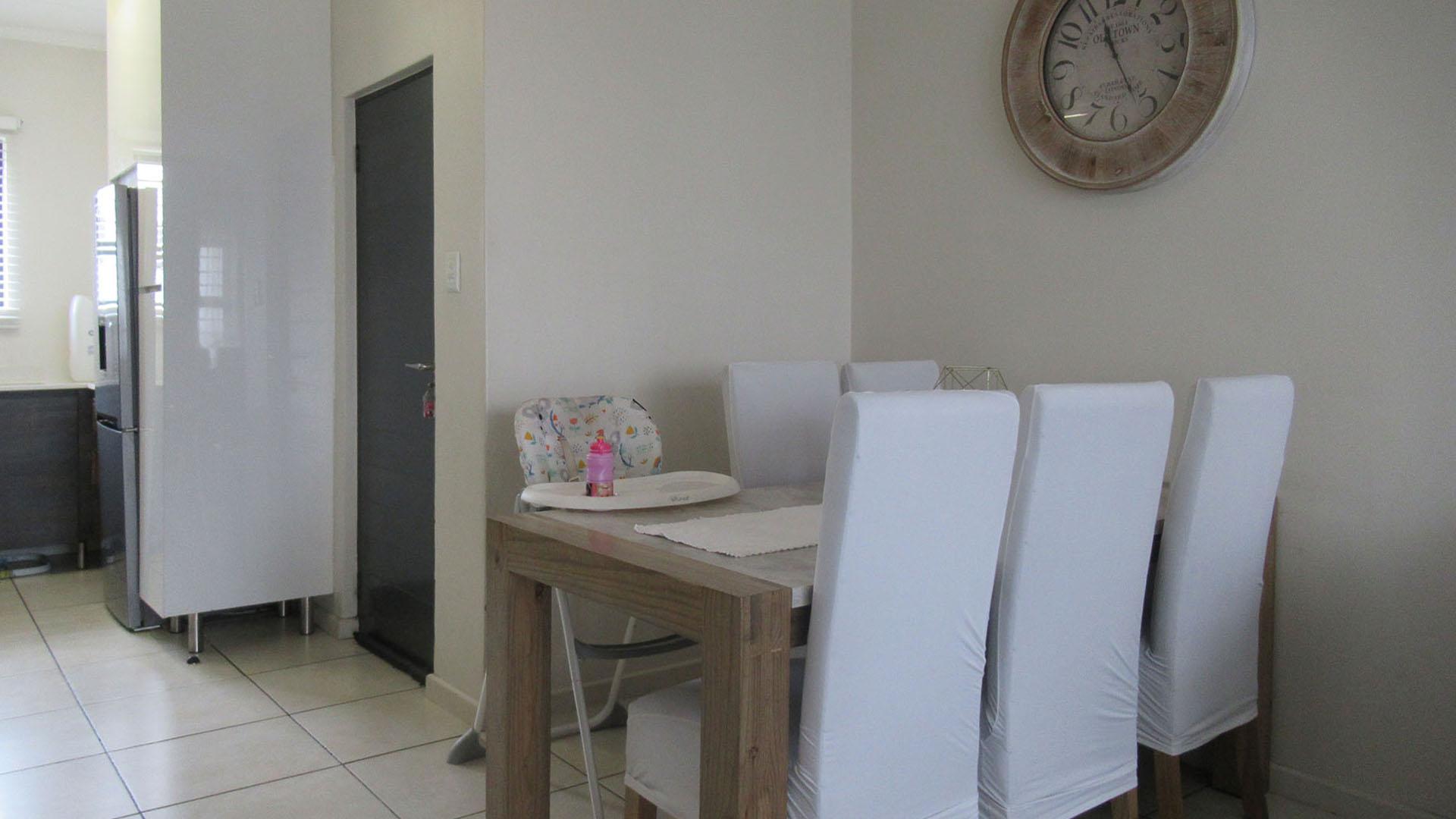 Dining Room - 7 square meters of property in Oakdene