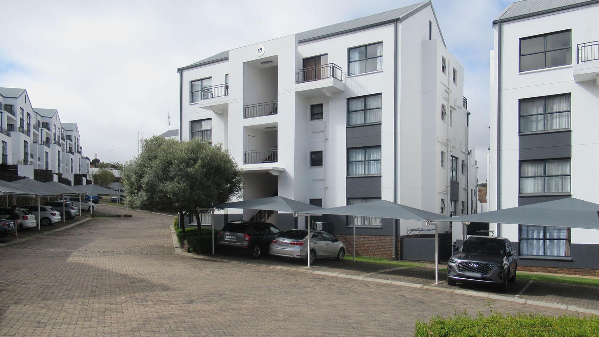 Front View of property in Oakdene
