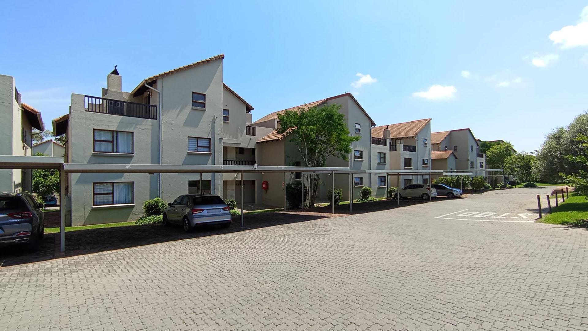 Front View of property in Paulshof