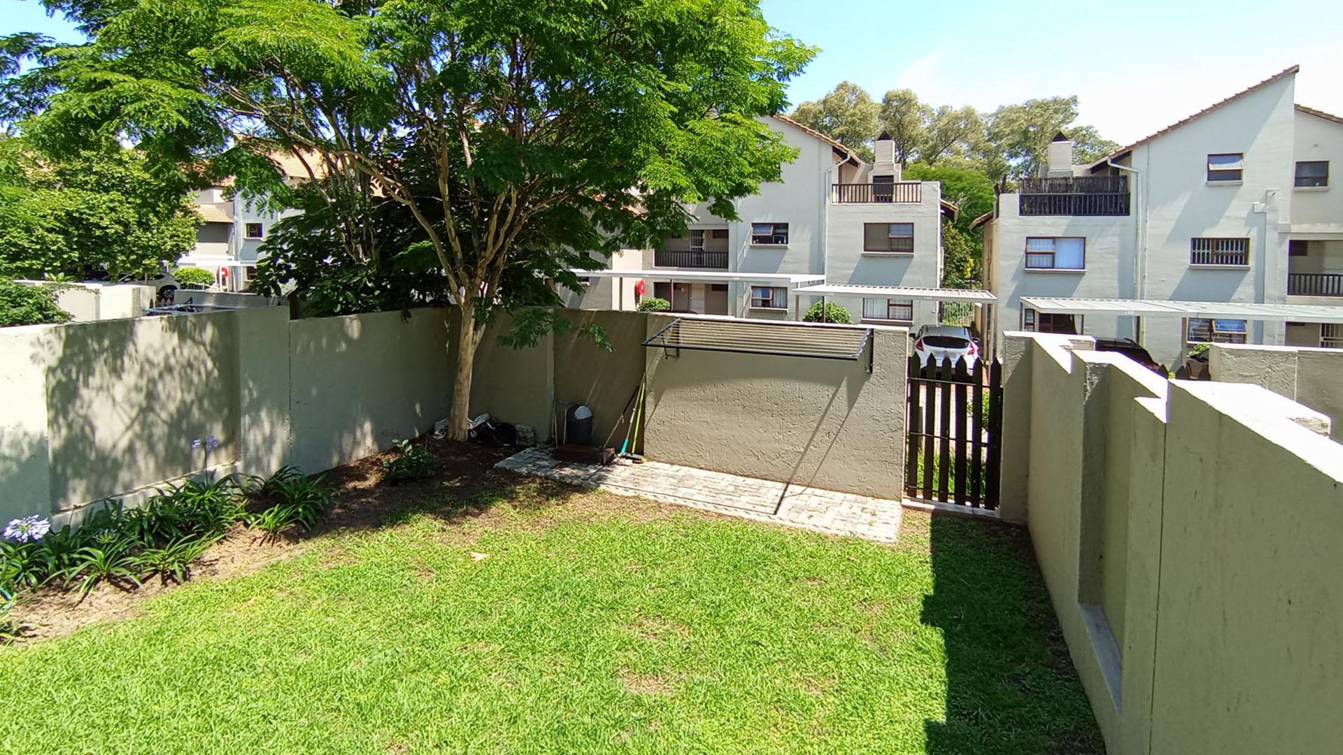 Garden of property in Paulshof