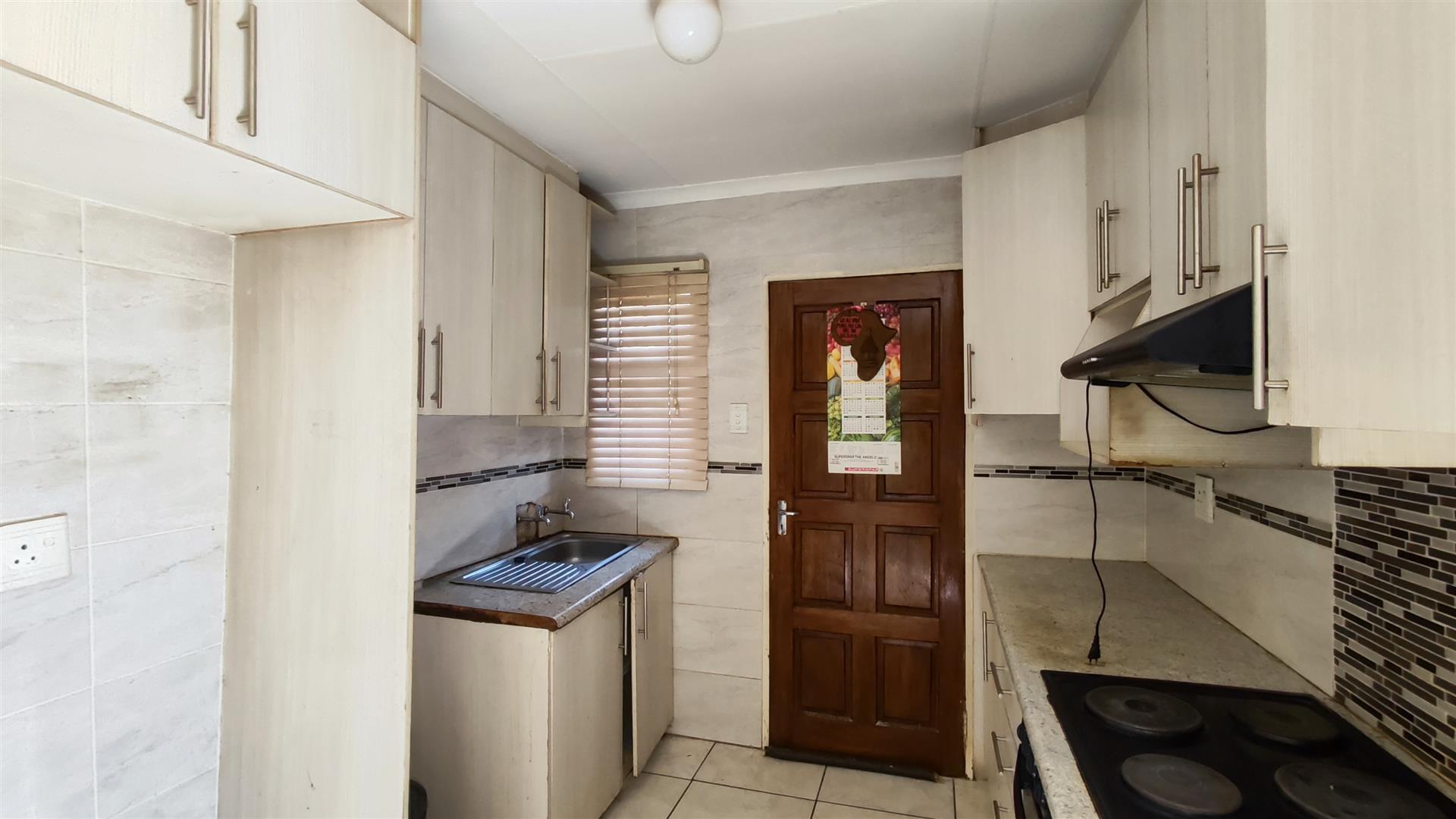 Kitchen - 8 square meters of property in Windmill Park
