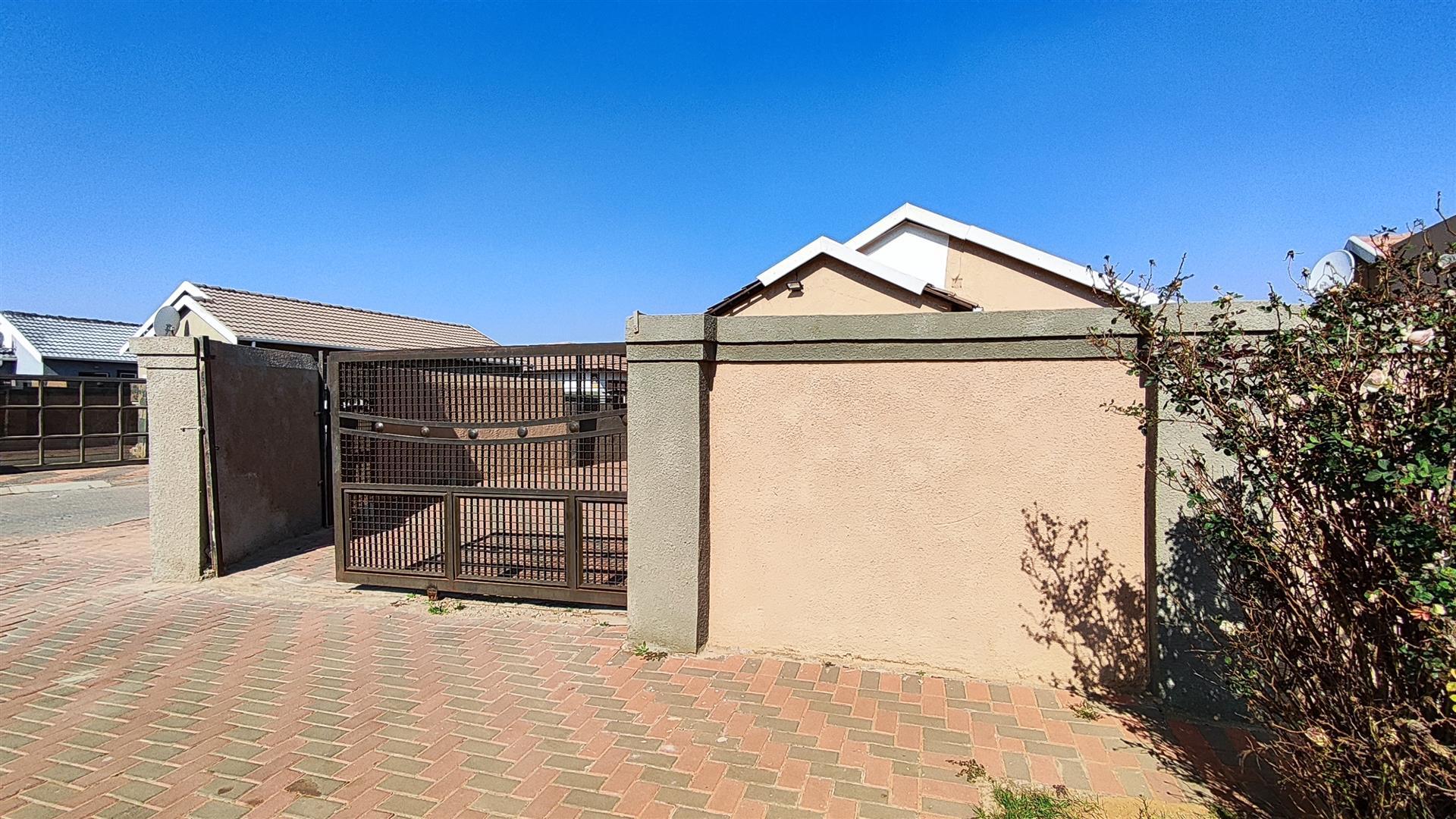 Front View of property in Windmill Park
