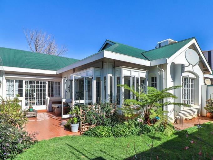 2 Bedroom Simplex for Sale For Sale in Centurion Central - MR680378