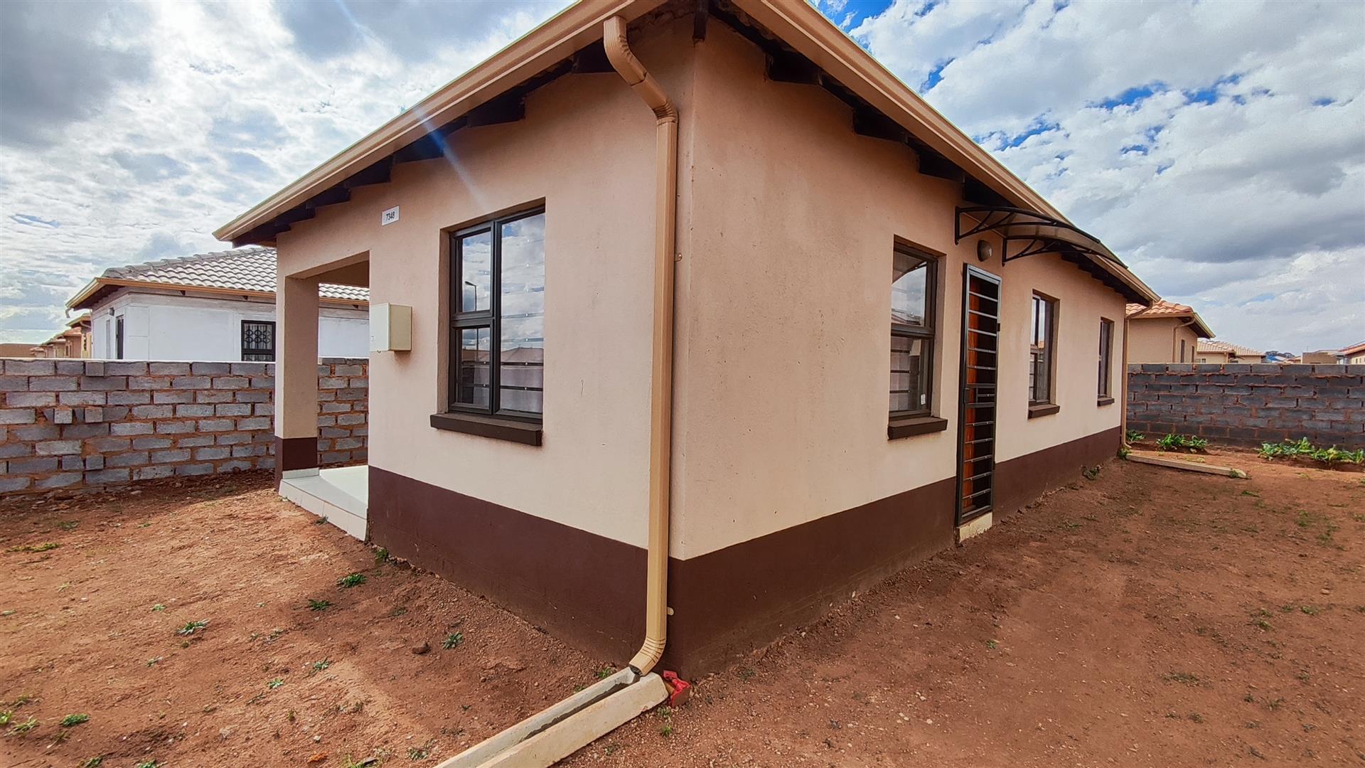 Front View of property in Dawn Park