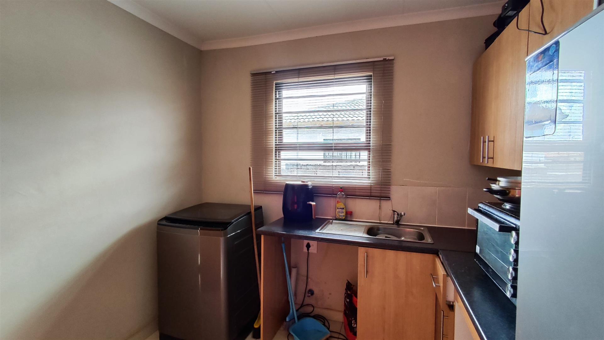 Kitchen - 8 square meters of property in Dawn Park
