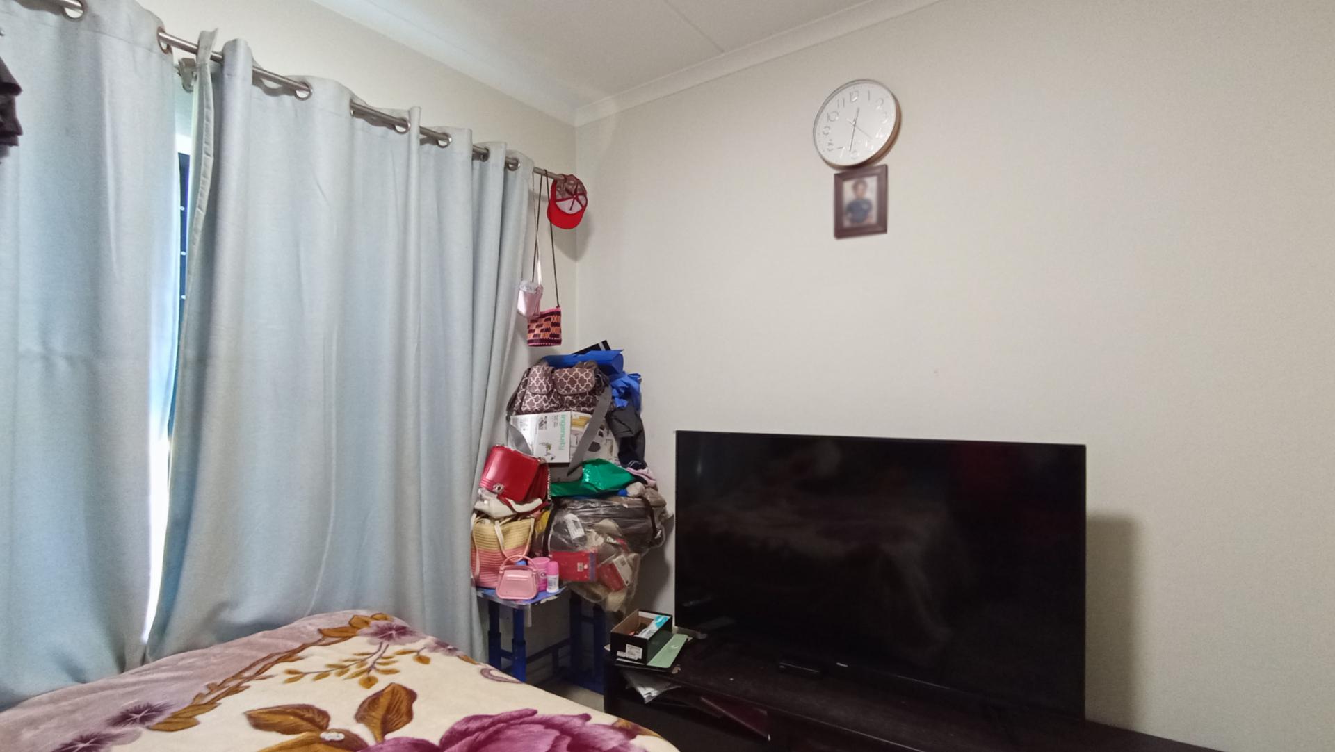 Bed Room 2 - 12 square meters of property in Sundowner