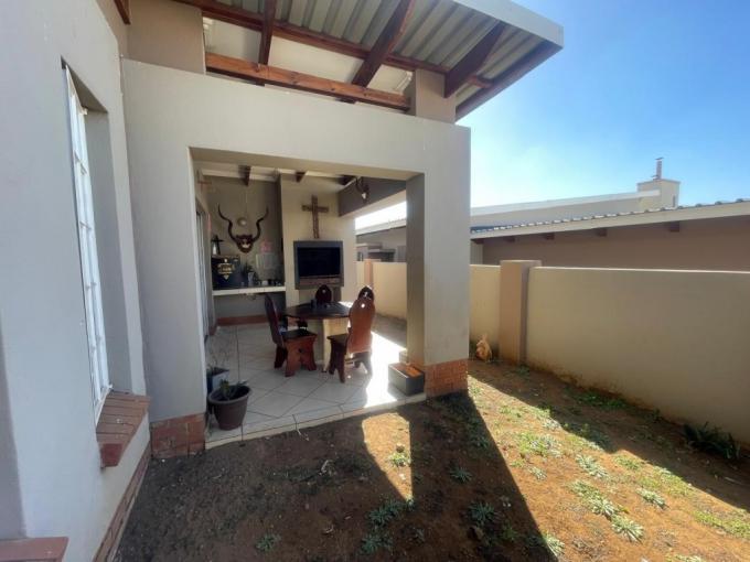 3 Bedroom Simplex for Sale For Sale in Waterval East - MR680396