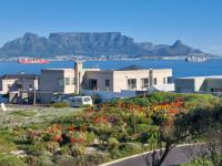  of property in Bloubergstrand