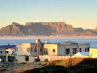  of property in Bloubergstrand