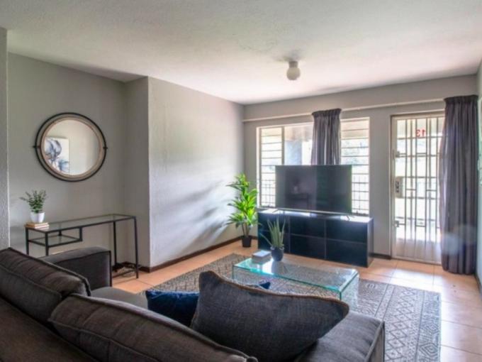 3 Bedroom Simplex for Sale For Sale in Primrose - MR680399