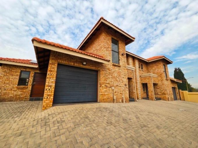 3 Bedroom Simplex for Sale For Sale in Elandshaven - MR680400