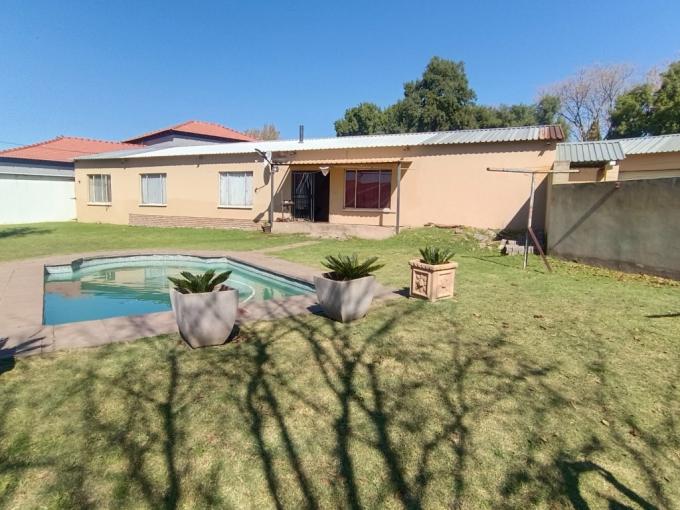 4 Bedroom House for Sale For Sale in Rensburg - MR680417