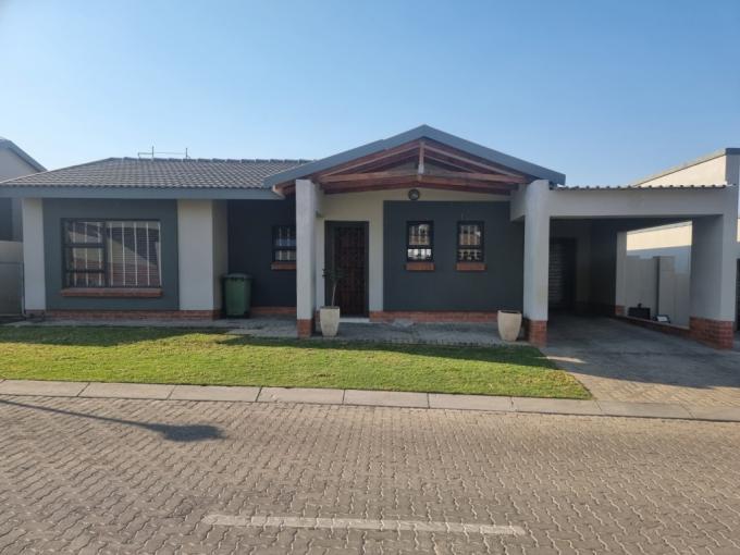 3 Bedroom Simplex to Rent in Waterkloof (Rustenburg) - Property to rent - MR680423