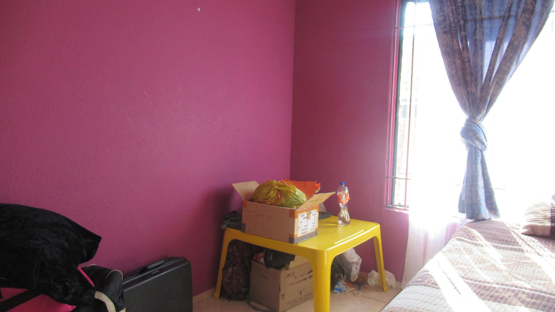 Bed Room 1 - 12 square meters of property in Ennerdale