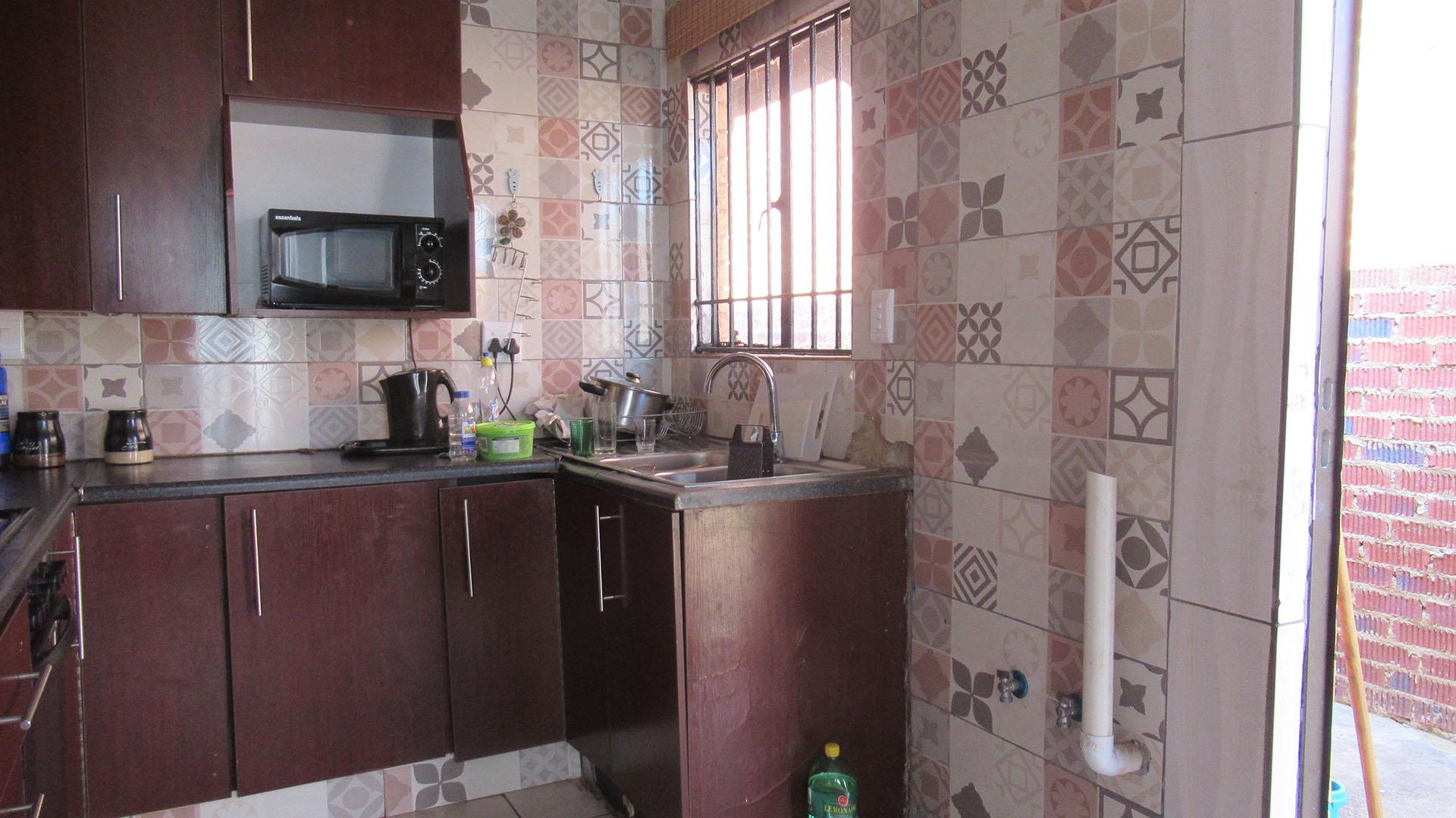 Kitchen - 8 square meters of property in Ennerdale