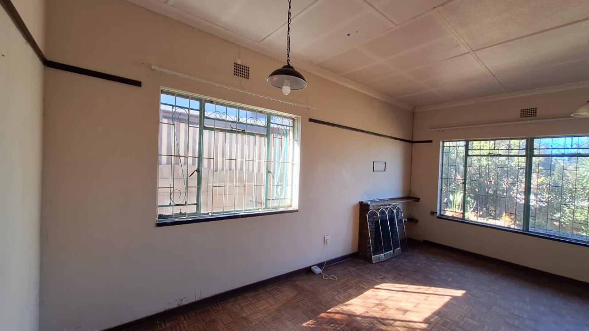 Lounges - 44 square meters of property in Quellerie Park