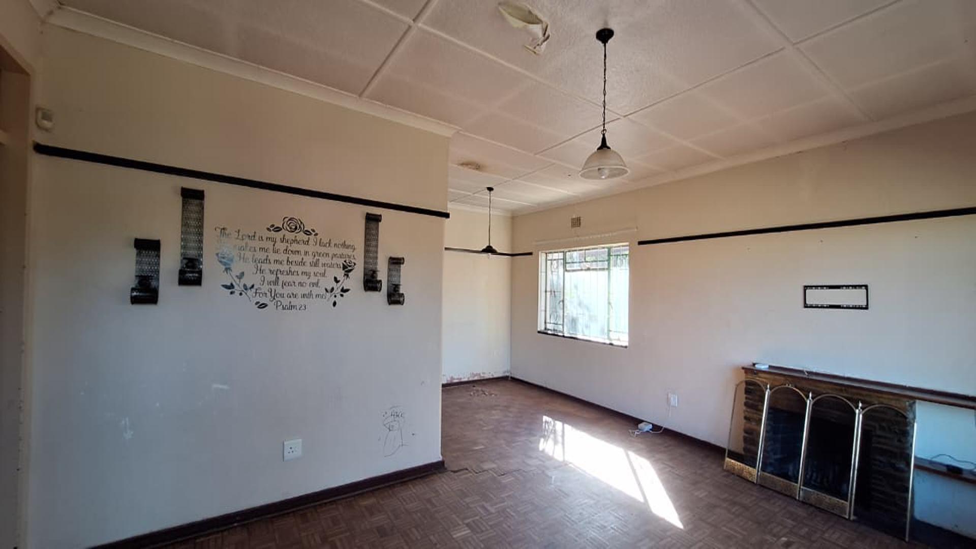 Lounges - 44 square meters of property in Quellerie Park