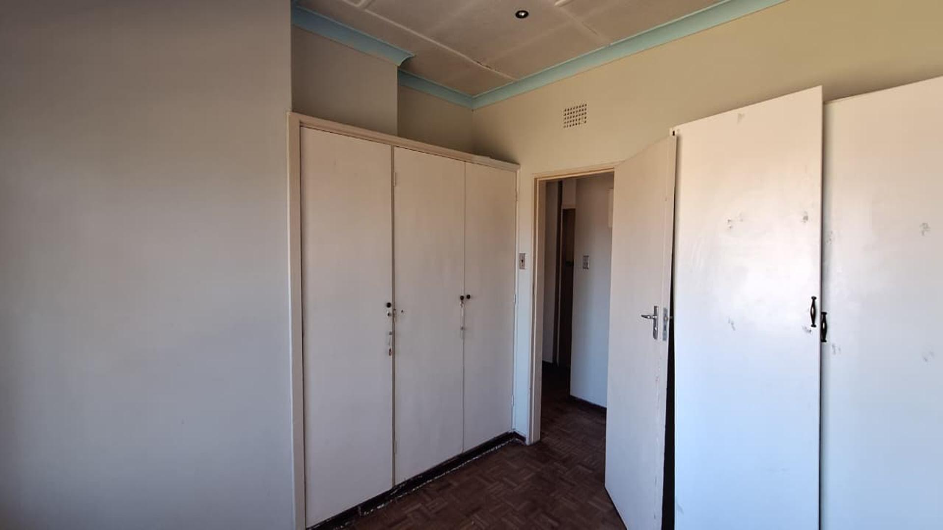 Bed Room 1 - 13 square meters of property in Quellerie Park