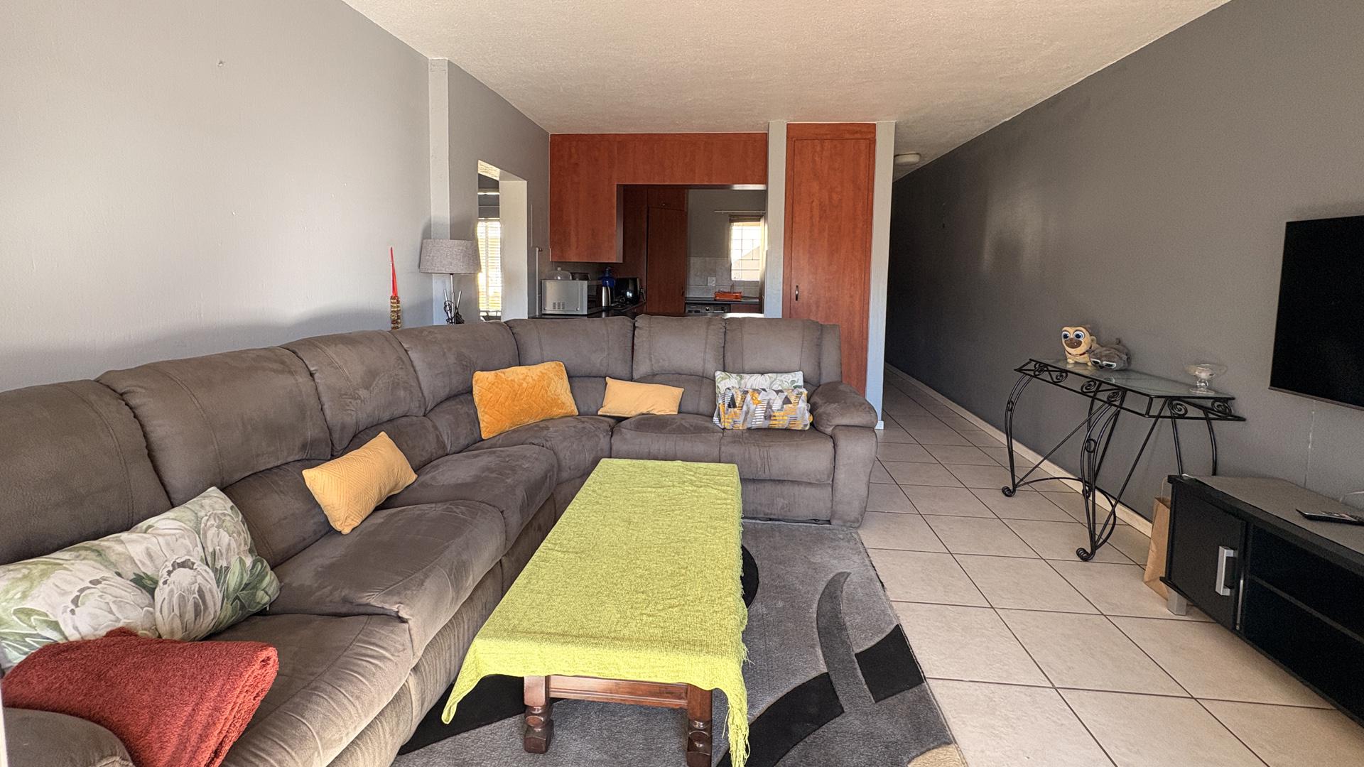 Lounges of property in Norton's Home Estates