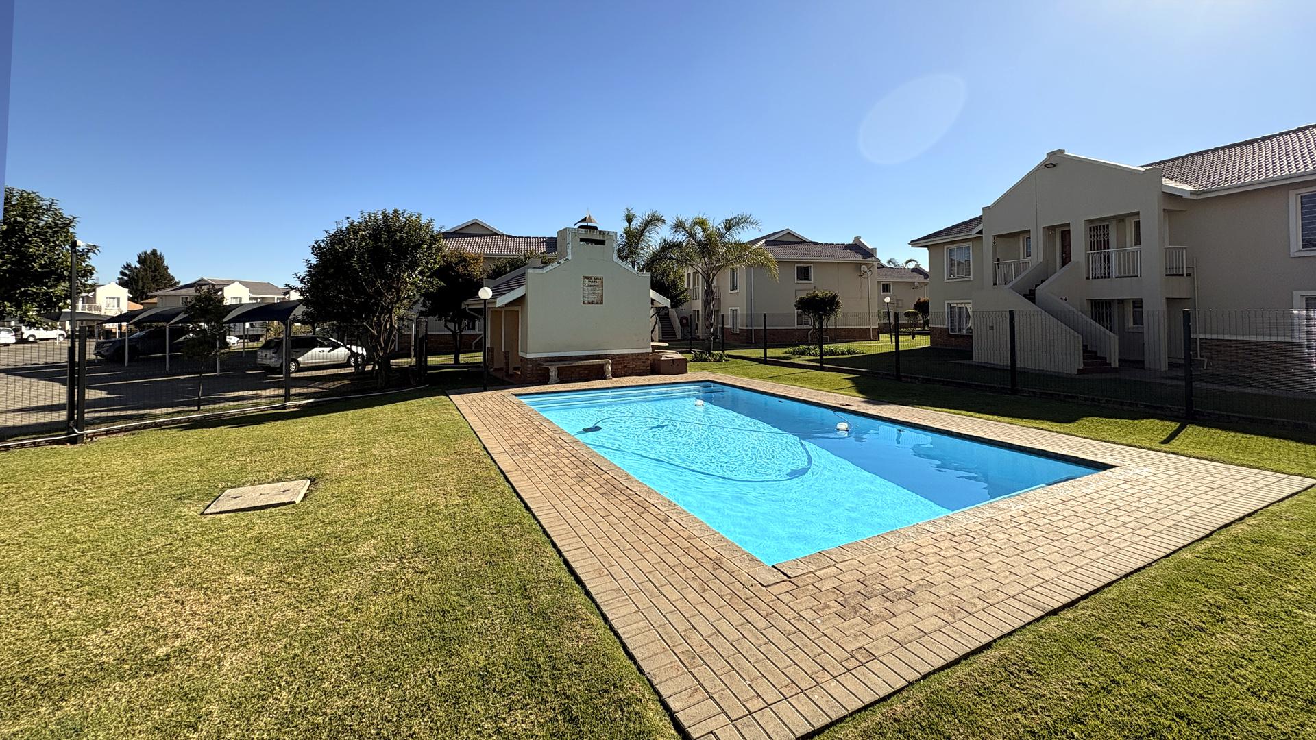 Swimming Pool of property in Norton's Home Estates