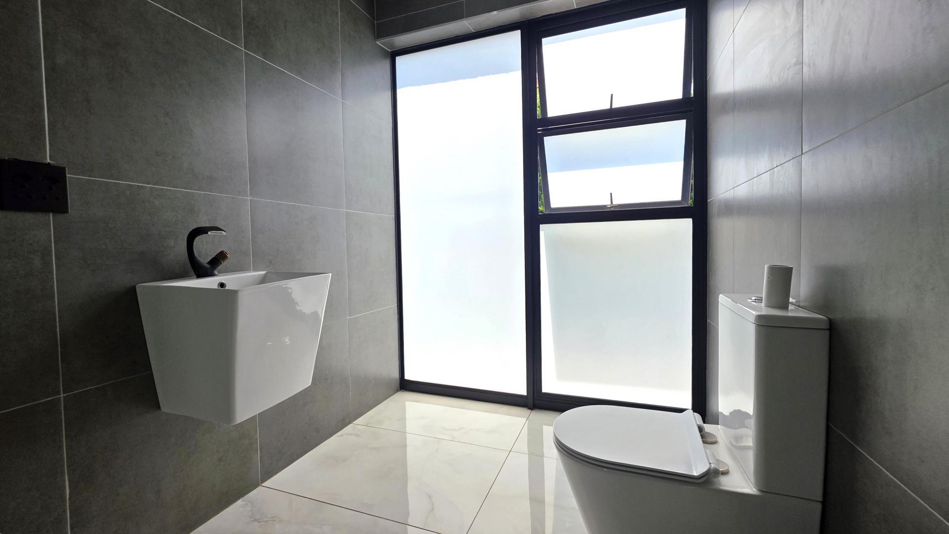 Bathroom 3+ of property in The Islands Estate