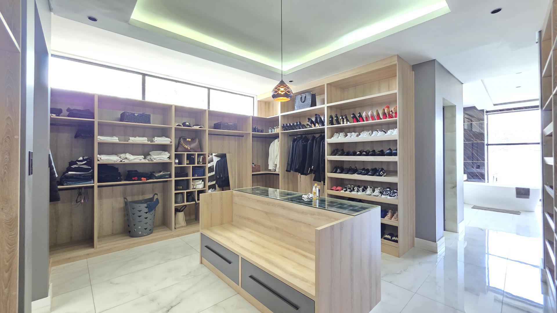 Main Bedroom of property in The Islands Estate