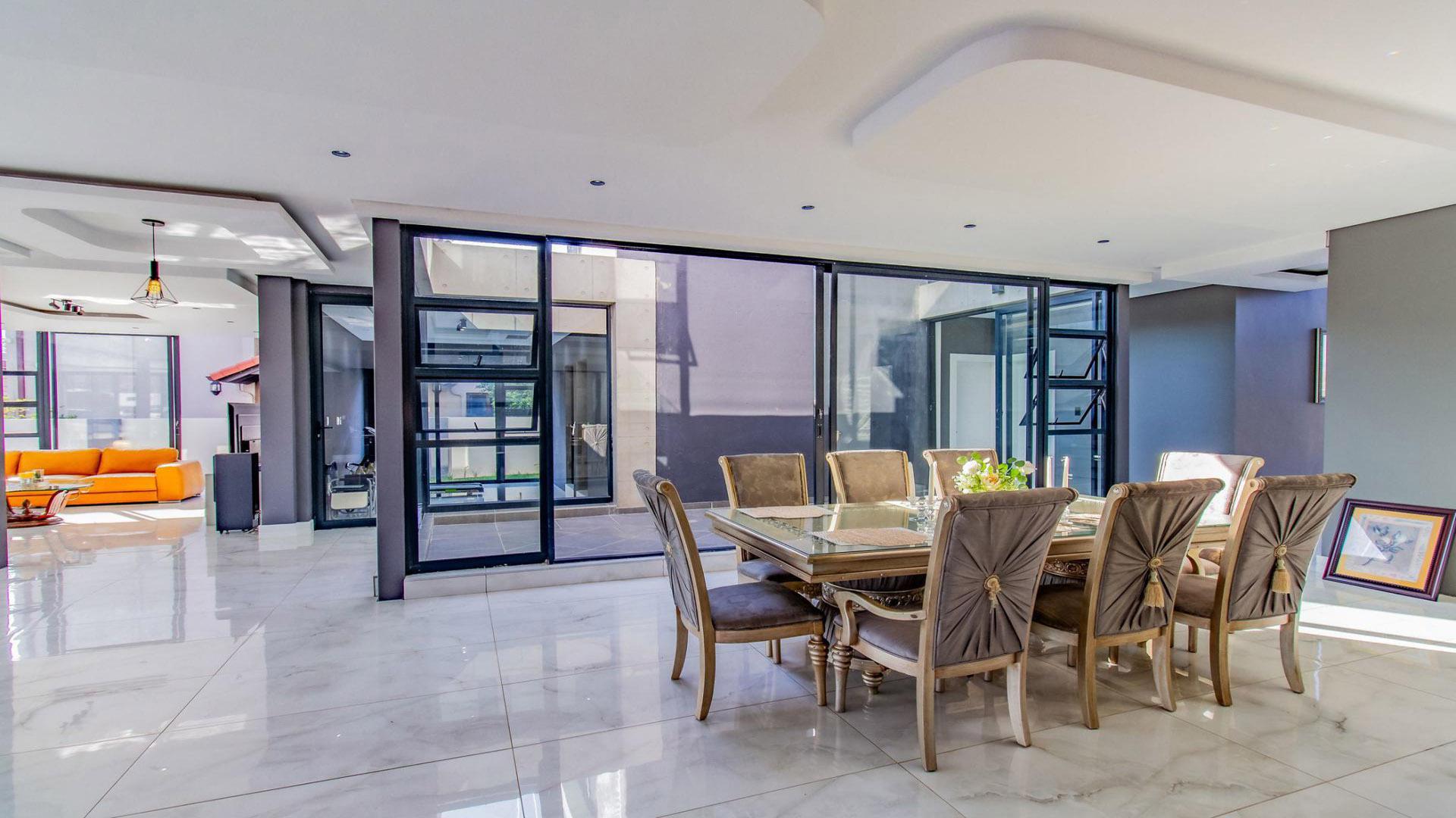 Dining Room of property in The Islands Estate