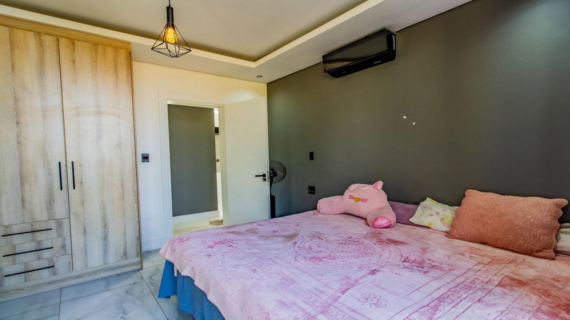 Bed Room 2 of property in The Islands Estate