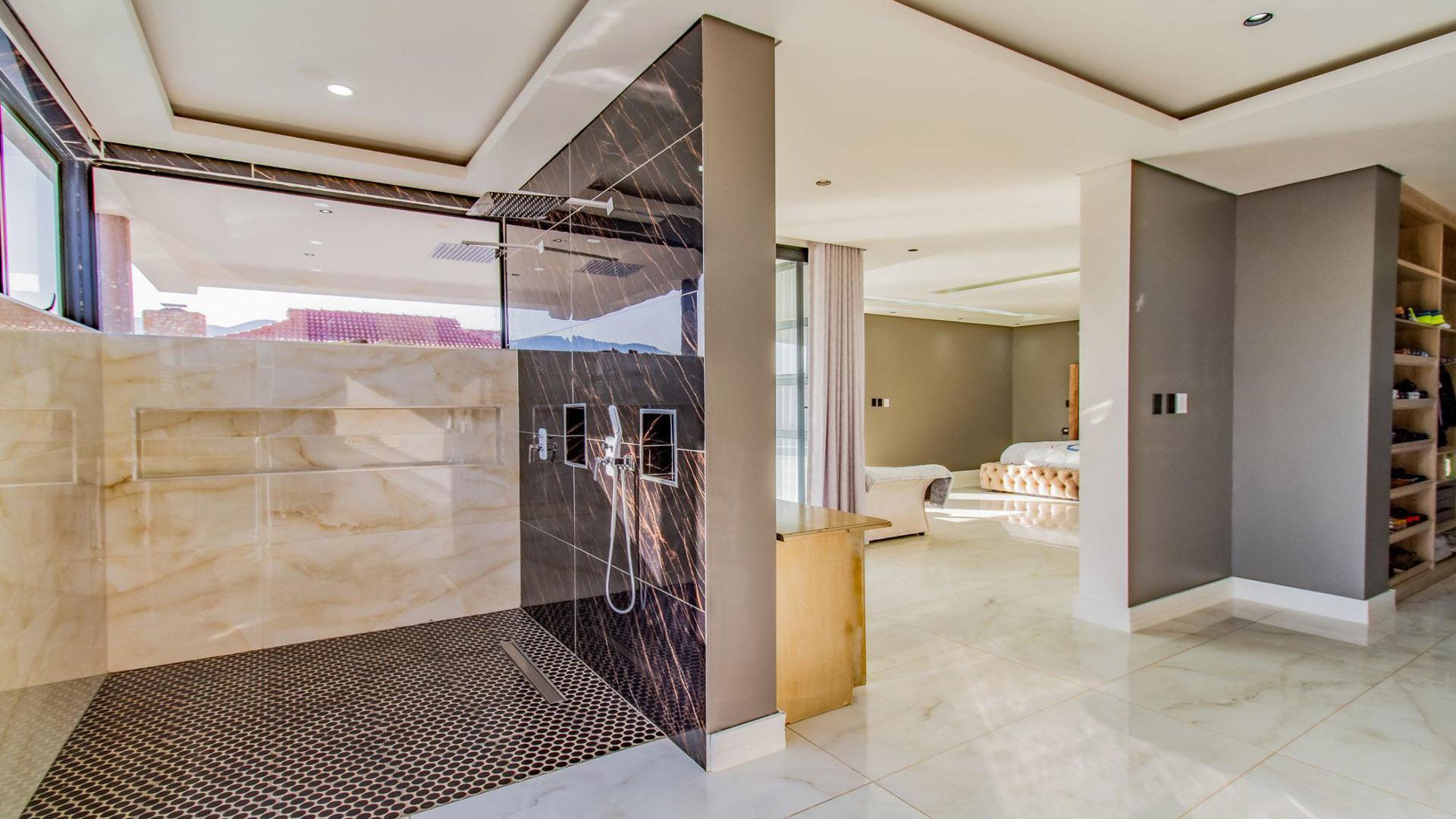 Main Bathroom of property in The Islands Estate