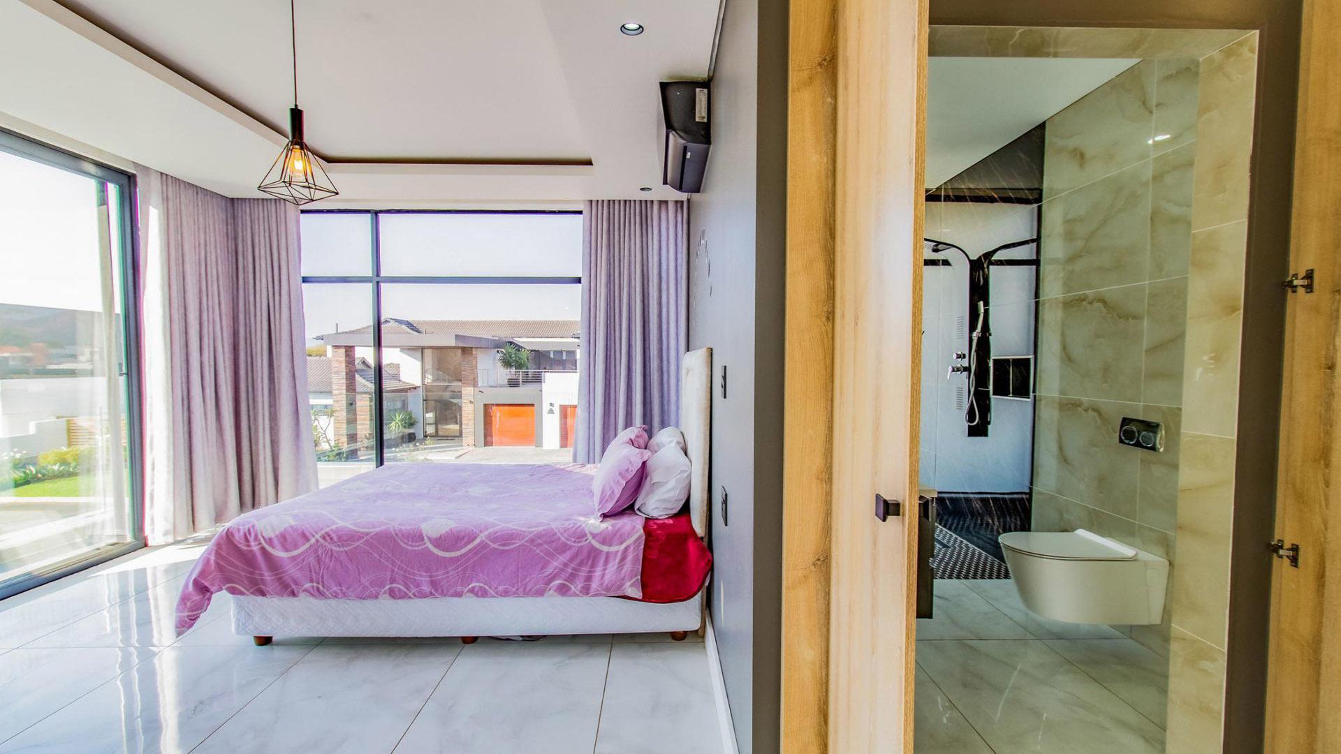 Bed Room 5+ of property in The Islands Estate