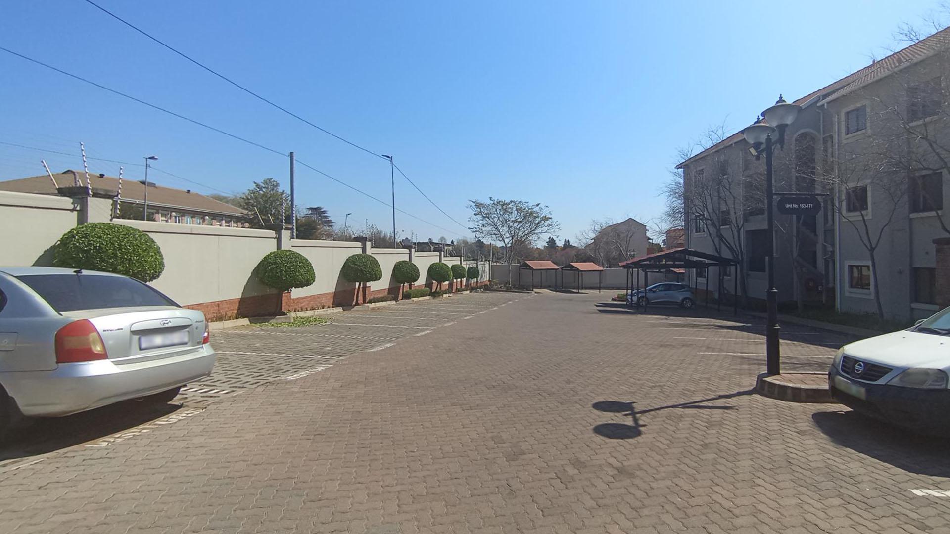 Front View of property in Paulshof