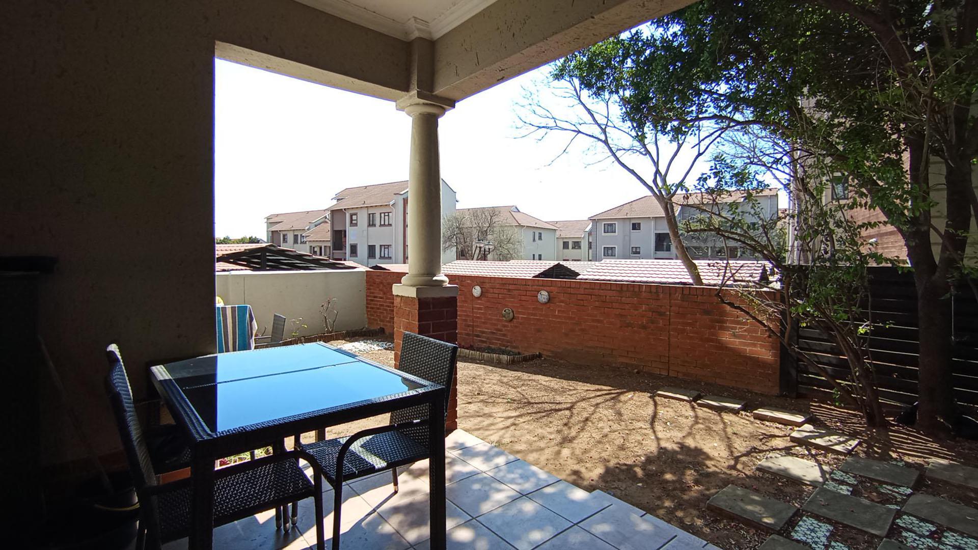 Patio - 10 square meters of property in Paulshof